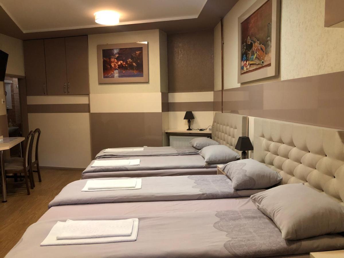 Hotel Royal 比耶洛波列 外观 照片