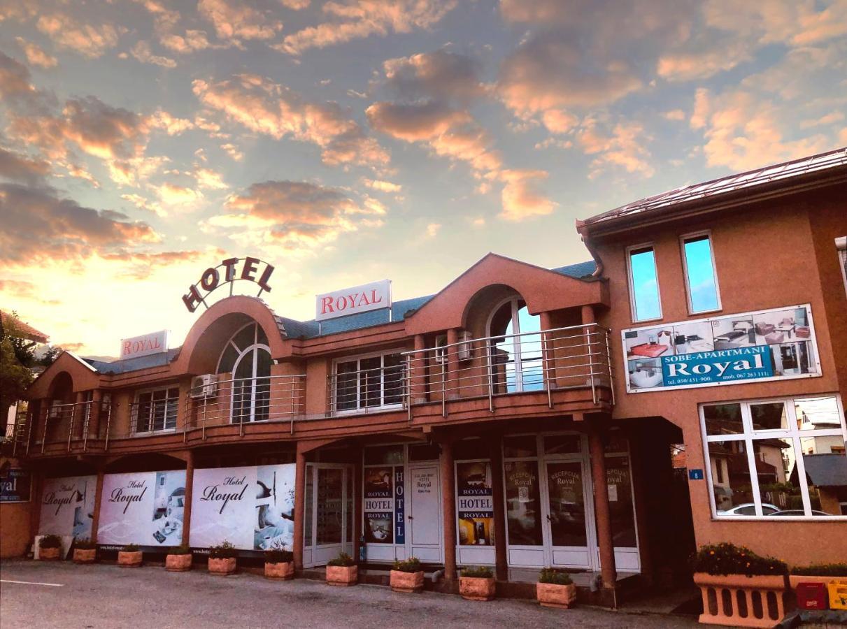 Hotel Royal 比耶洛波列 外观 照片