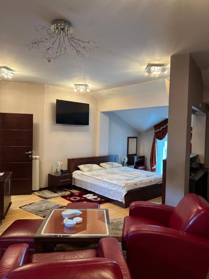 Hotel Royal 比耶洛波列 外观 照片