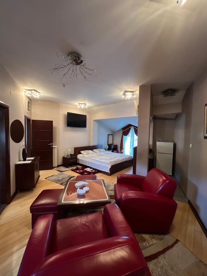 Hotel Royal 比耶洛波列 外观 照片