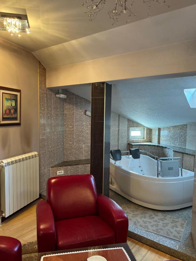 Hotel Royal 比耶洛波列 外观 照片