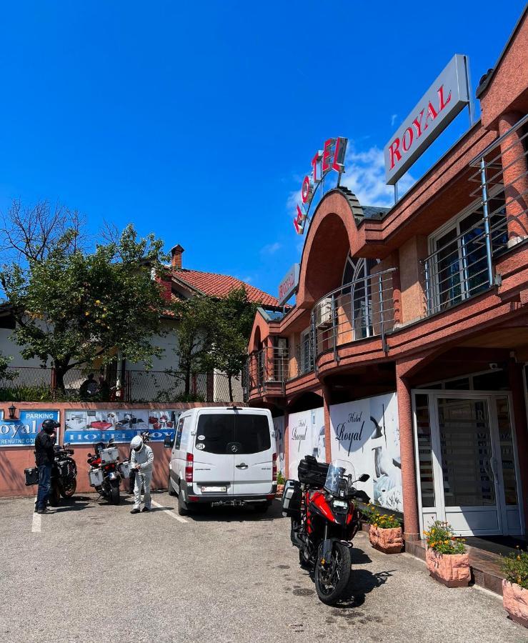 Hotel Royal 比耶洛波列 外观 照片
